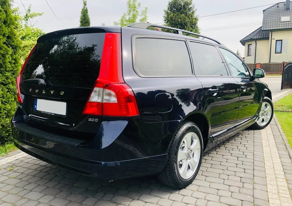 Volvo V70 cena 22900 przebieg: 217000, rok produkcji 2008 z Kielce małe 352